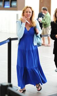 Virginia Madsen feet photo thumbnail