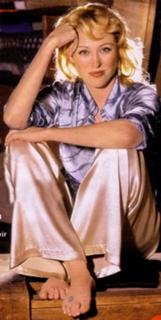 Virginia Madsen feet photo thumbnail