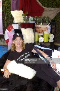 Virginia Madsen feet photo thumbnail