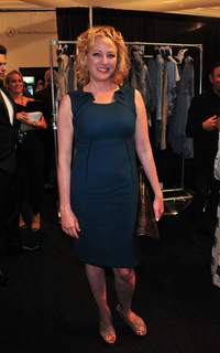 Virginia Madsen feet photo thumbnail