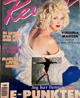 Virginia Madsen feet photo thumbnail