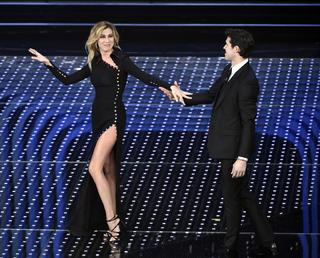 Virginia Raffaele feet photo thumbnail