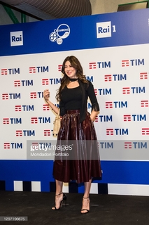 Virginia Raffaele feet photo thumbnail