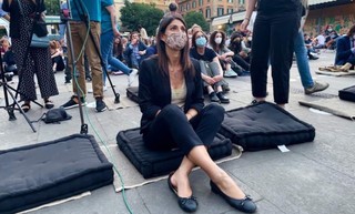 Virginia Raggi feet photo thumbnail