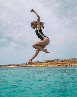 Virginia Tomarchio feet photo 17
