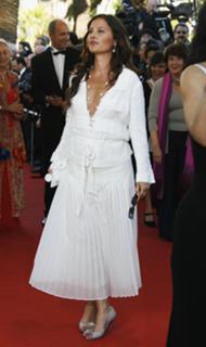 Virginie Ledoyen feet photo thumbnail