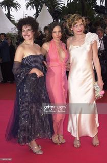 Virginie Ledoyen feet photo thumbnail