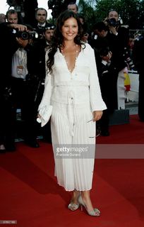 Virginie Ledoyen feet photo thumbnail