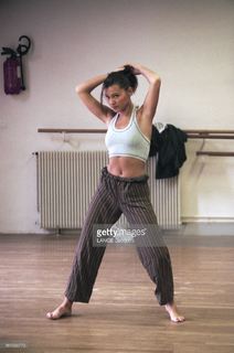 Virginie Ledoyen feet photo thumbnail