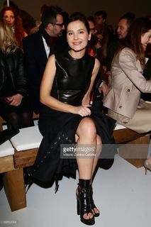 Virginie Ledoyen feet photo thumbnail