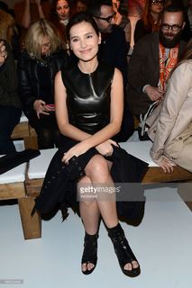 Virginie Ledoyen feet photo thumbnail