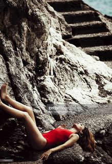 Virginie Ledoyen feet photo thumbnail