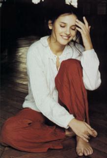 Virginie Ledoyen feet photo thumbnail