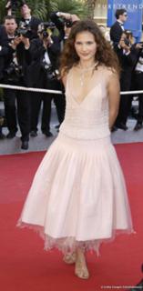 Virginie Ledoyen feet photo thumbnail