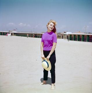 Virna Lisi feet photo 6