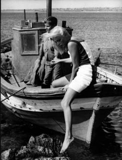 Virna Lisi feet photo 2