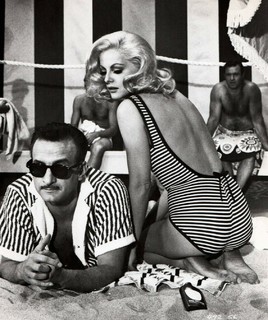 Virna Lisi feet photo 3