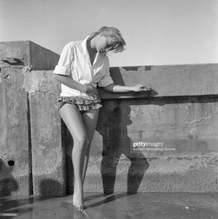 Virna Lisi feet photo 9
