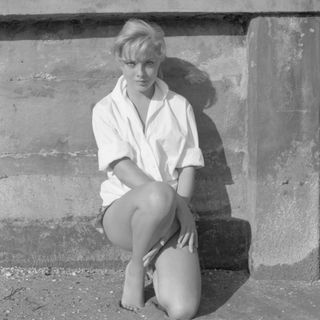 Virna Lisi feet photo 1