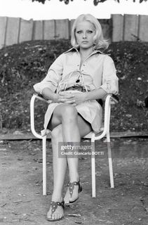 Virna Lisi feet photo 12