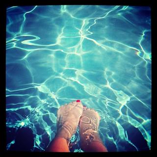 Vitaa feet photo 18