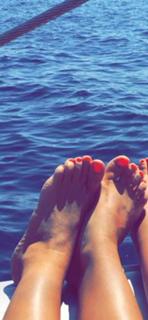 Vitaa feet photo 2
