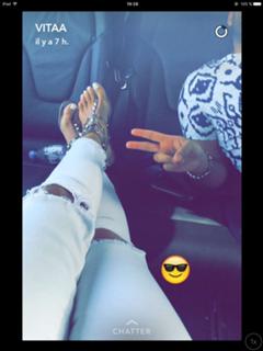Vitaa feet photo 1