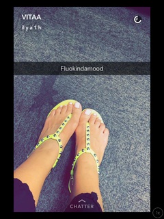 Vitaa feet photo 11