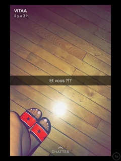 Vitaa feet photo 7