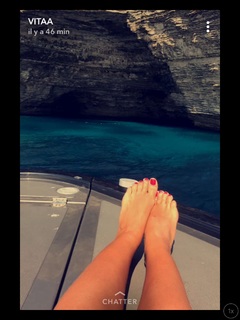 Vitaa feet photo 3