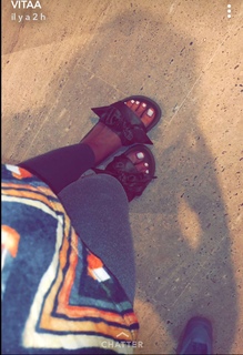 Vitaa feet photo 1