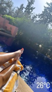 Vitaa feet photo 2