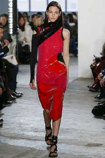 Vittoria Ceretti feet photo thumbnail