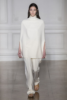 Vittoria Ceretti feet photo thumbnail