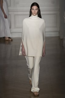 Vittoria Ceretti feet photo thumbnail