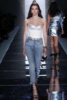 Vittoria Ceretti feet photo thumbnail