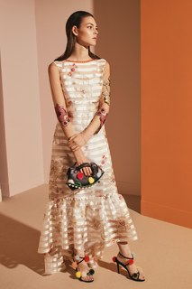 Vittoria Ceretti feet photo thumbnail