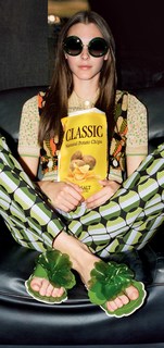 Vittoria Ceretti feet photo thumbnail