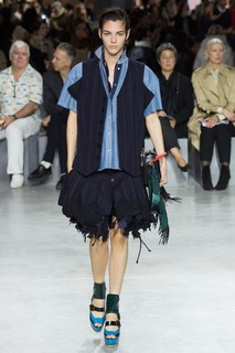 Vittoria Ceretti feet photo thumbnail