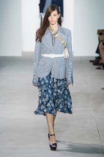 Vittoria Ceretti feet photo thumbnail