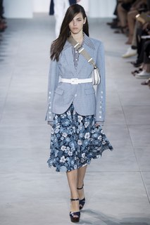 Vittoria Ceretti feet photo thumbnail