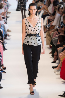 Vittoria Ceretti feet photo thumbnail