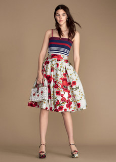 Vittoria Ceretti feet photo thumbnail