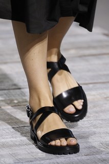 Vittoria Ceretti feet photo thumbnail