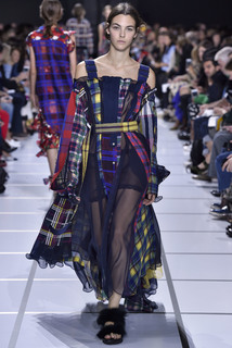 Vittoria Ceretti feet photo thumbnail