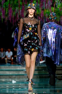 Vittoria Ceretti feet photo thumbnail