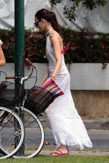 Vittoria Ceretti feet photo thumbnail