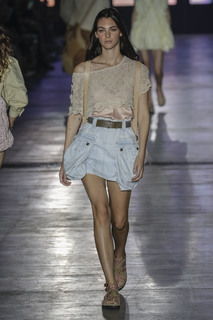 Vittoria Ceretti feet photo thumbnail