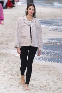 Vittoria Ceretti feet photo thumbnail