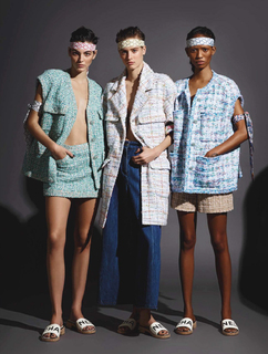 Vittoria Ceretti feet photo thumbnail